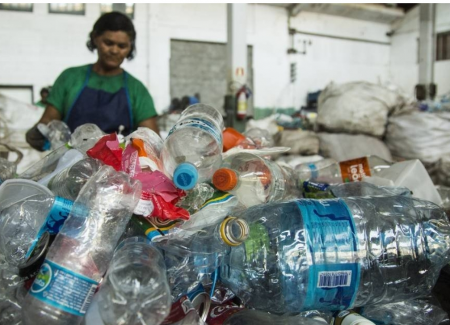 Consumo de garrafas plásticas triplicam no Rio de Janeiro